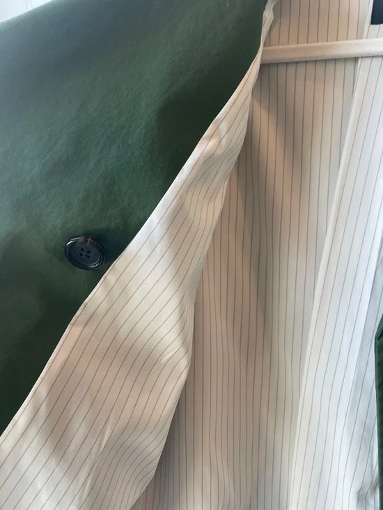 J. Crew Cropped Double-Breasted Trench Coat. Lined w/front pockets. Great color - Picture 5 of 11